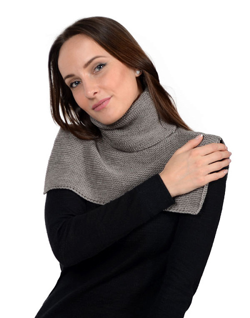 Манишка вязаная из шерсти яка 