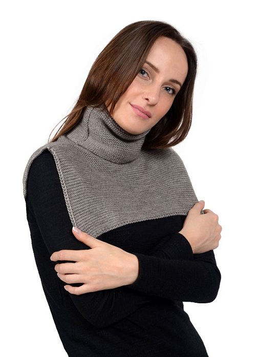 Манишка вязаная из шерсти яка 