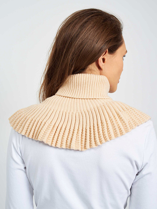 Манишка-гофре вязаная из шерсти мериноса 