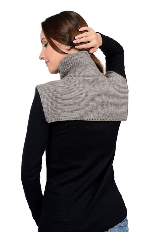 Манишка вязаная из шерсти яка 